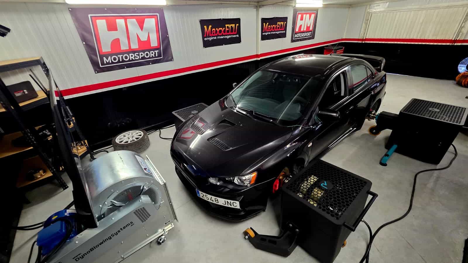 Vehículo conectado al banco de potencia HUB Dyno 4x4